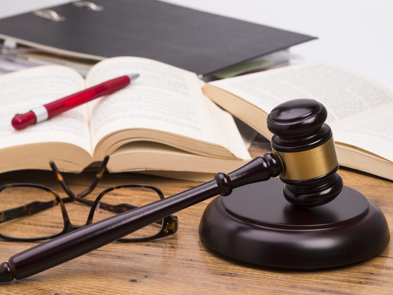 A valuer’s gavel and reference books